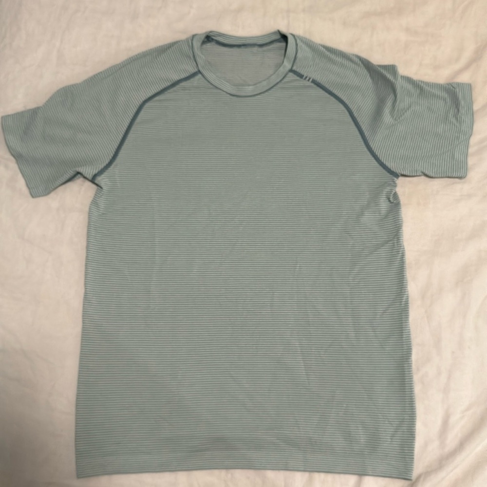 Lululemon Metal Vent Tech 2.0 Shirt Size S